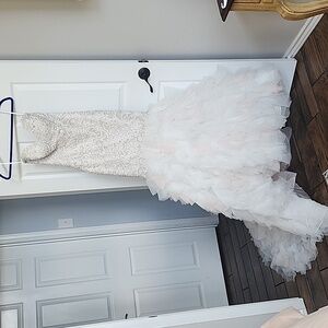 Madison James Mermaid Lace Rhinestone Champagne Blush Dress Size 8 Sweetheart